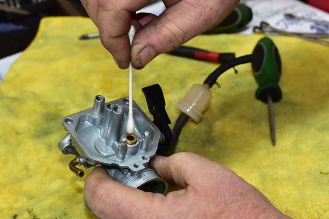 TT250 Carburetor Maintenance Image