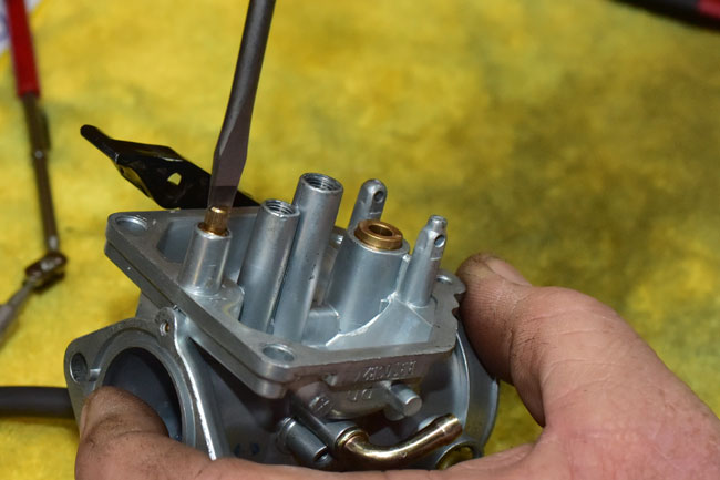 TT250 Carburetor Maintenance Image