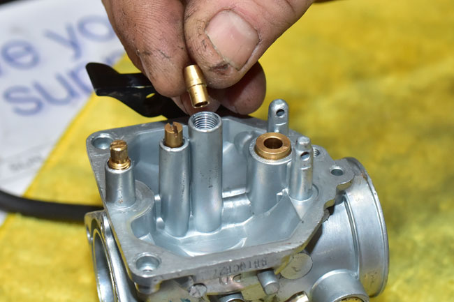 TT250 Carburetor Maintenance Image