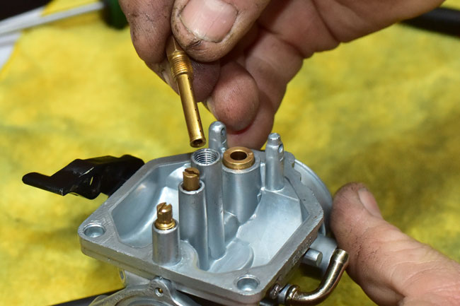 TT250 Carburetor Maintenance Image