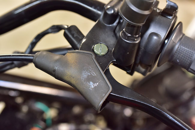 TT250 Clutch Cable Installation and Adjustment Image