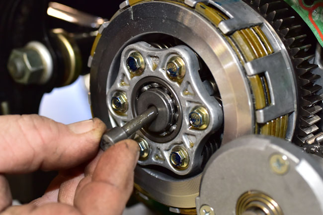 TT250 Clutch Replacement Image