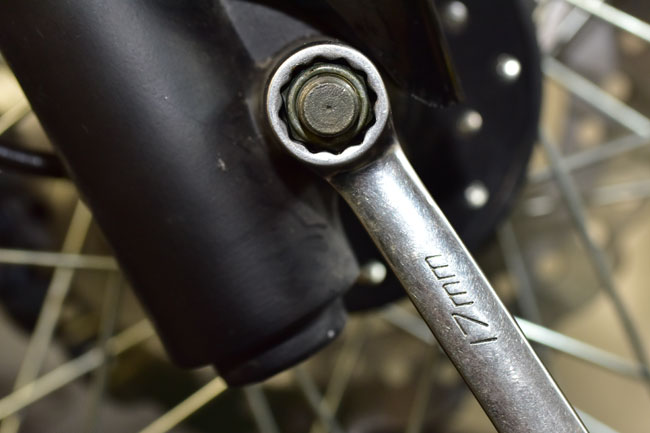 TT250 Front Wheel Removal and Installation