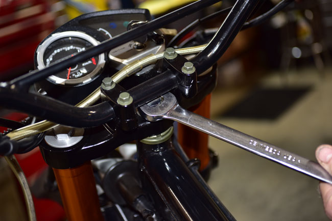 TT250 Steering Stem Bearing Adjustment Image