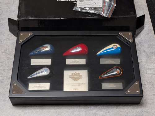 2006 Harley-Davidson "'Tis The Season To Give Tanks" Series III Collectible Mini Tank Set with Display Case