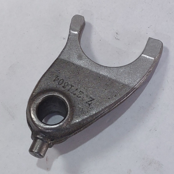 CB125 countershaft right fork CB125 countershaft right fork