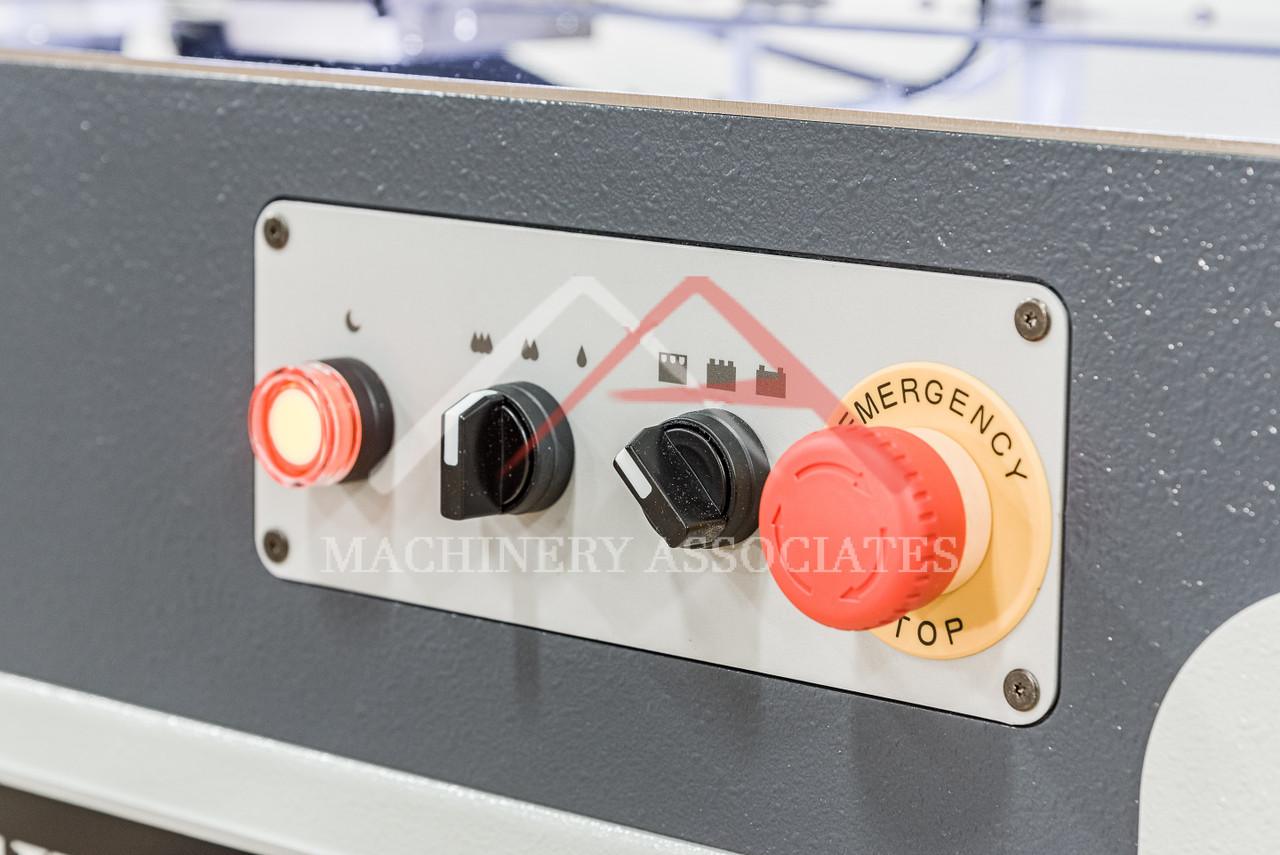 • Simple control station.
• Raised emergency stop, volume control, mortise or tenon 
 application, selection, and one touch wake up.