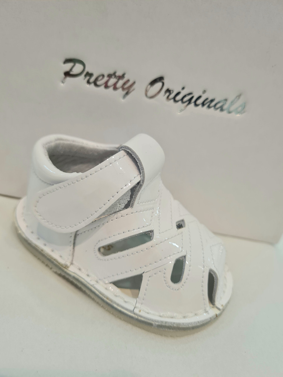 Pretty deals originals sandals