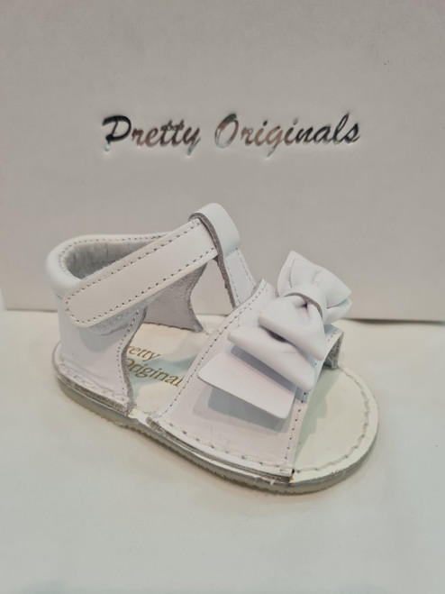 Pretty deals originals sandals