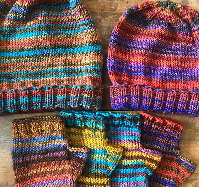 hats and mitts free knitting pattern