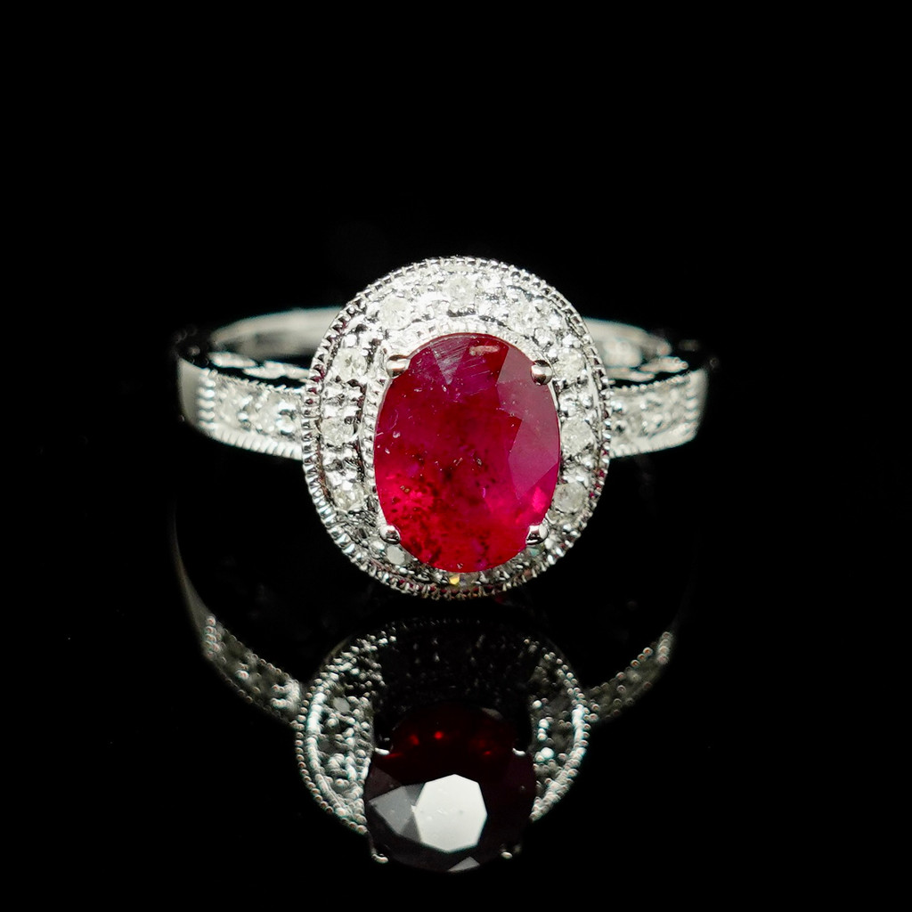 Vintage 14K White Gold Ring with Red Gemstone and Diamonds