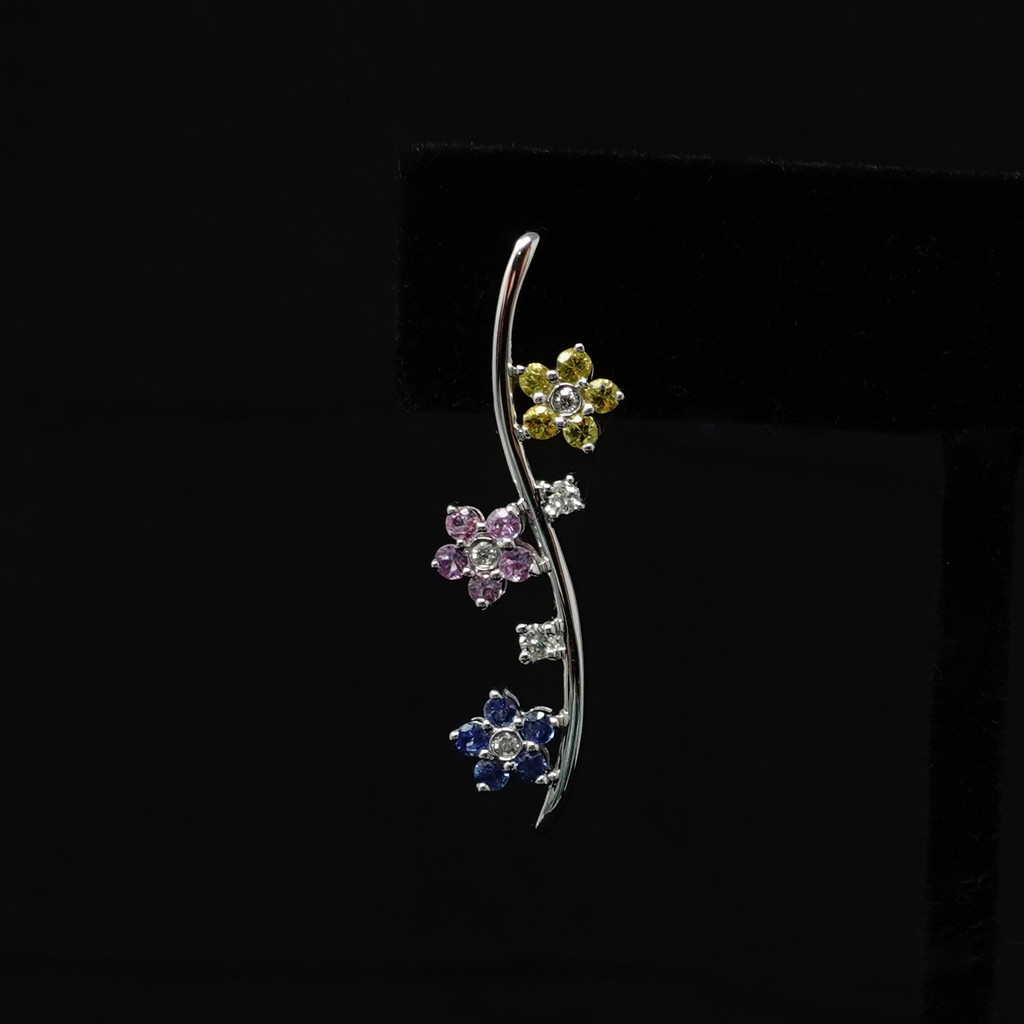 Vintage 14K White Gold Flower Earring