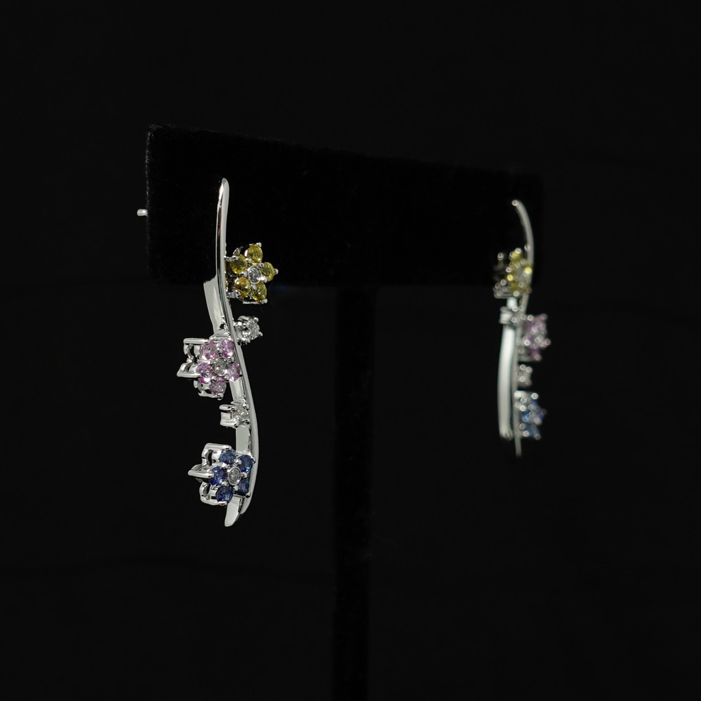 Vintage 14K White Gold Flower Earring
