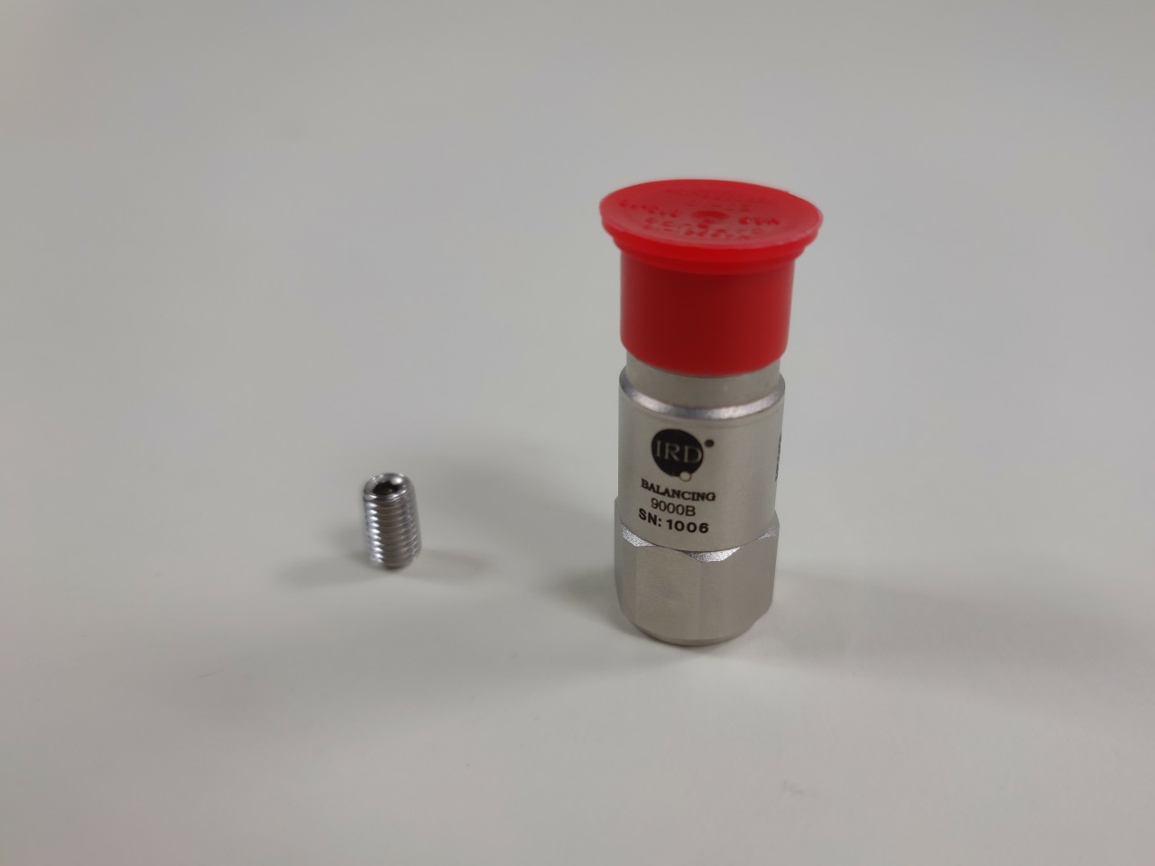 9000B General Purpose Accelerometer
