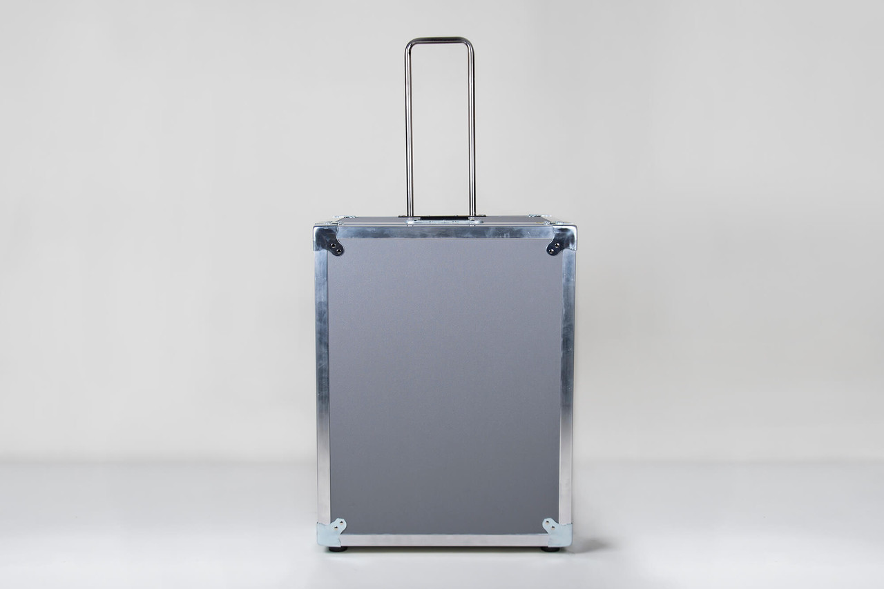 Photo of shipping case for series 290 and 295 balancing instruments, front with handle - E47406