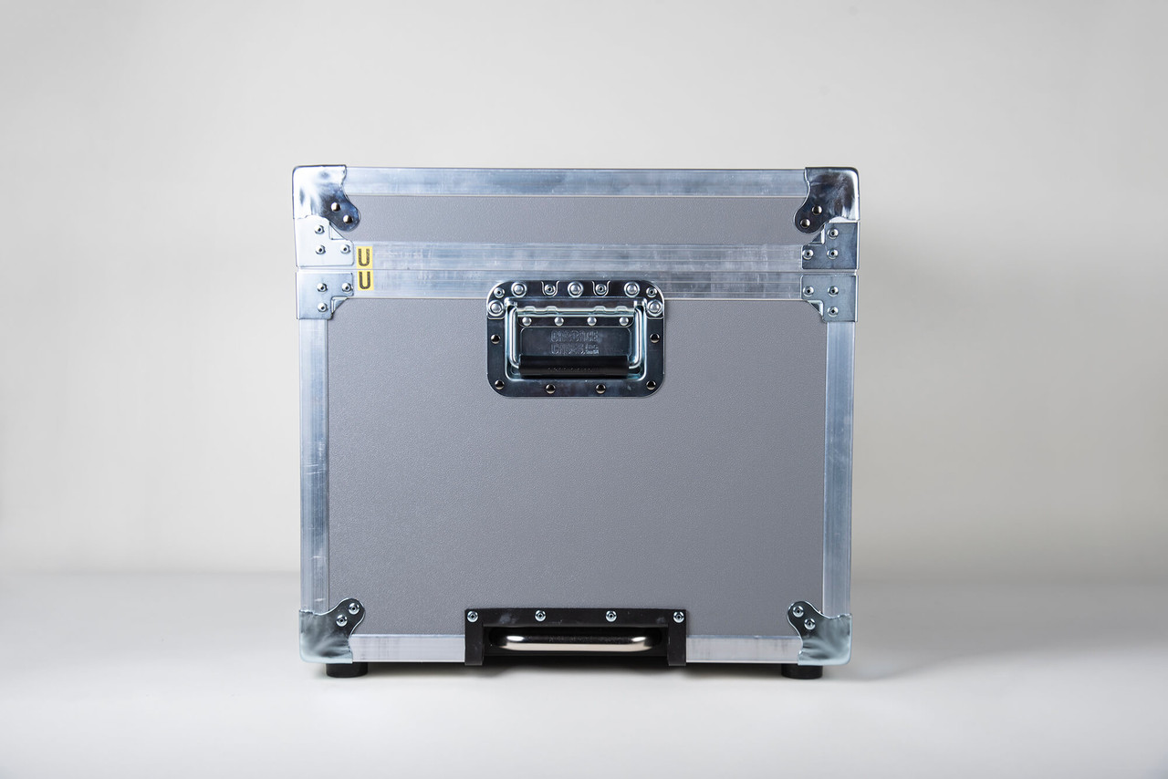 Photo of shipping case for series 290 and 295 balancing instruments, Side 1 - E47406