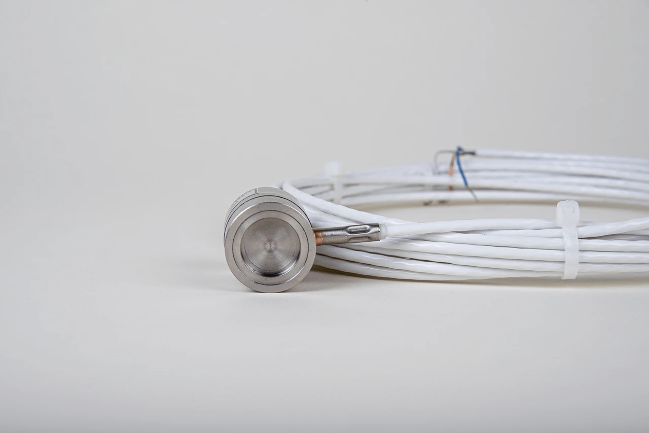 E33340 Model 941B Vibration Sensor 30' LG, 50mv/g Close-Up 2