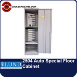 Lund 2504 Auto Cabinet