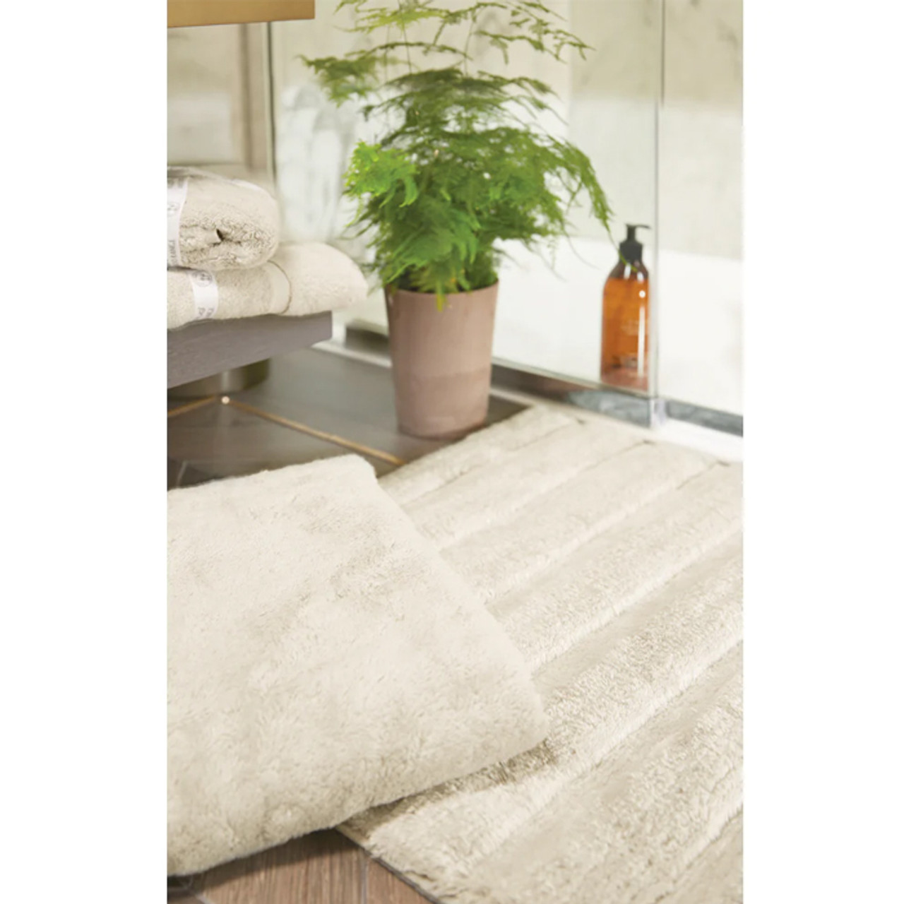 Bamboo Stripe - Cream 50x80cm *in-store