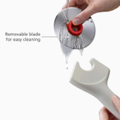 Ringo™ Easy-clean Red Pizza Cutter *in-store
