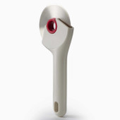 Ringo™ Easy-clean Red Pizza Cutter *in-store