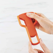 SafeStore™ Orange Julienne Peeler *in-store