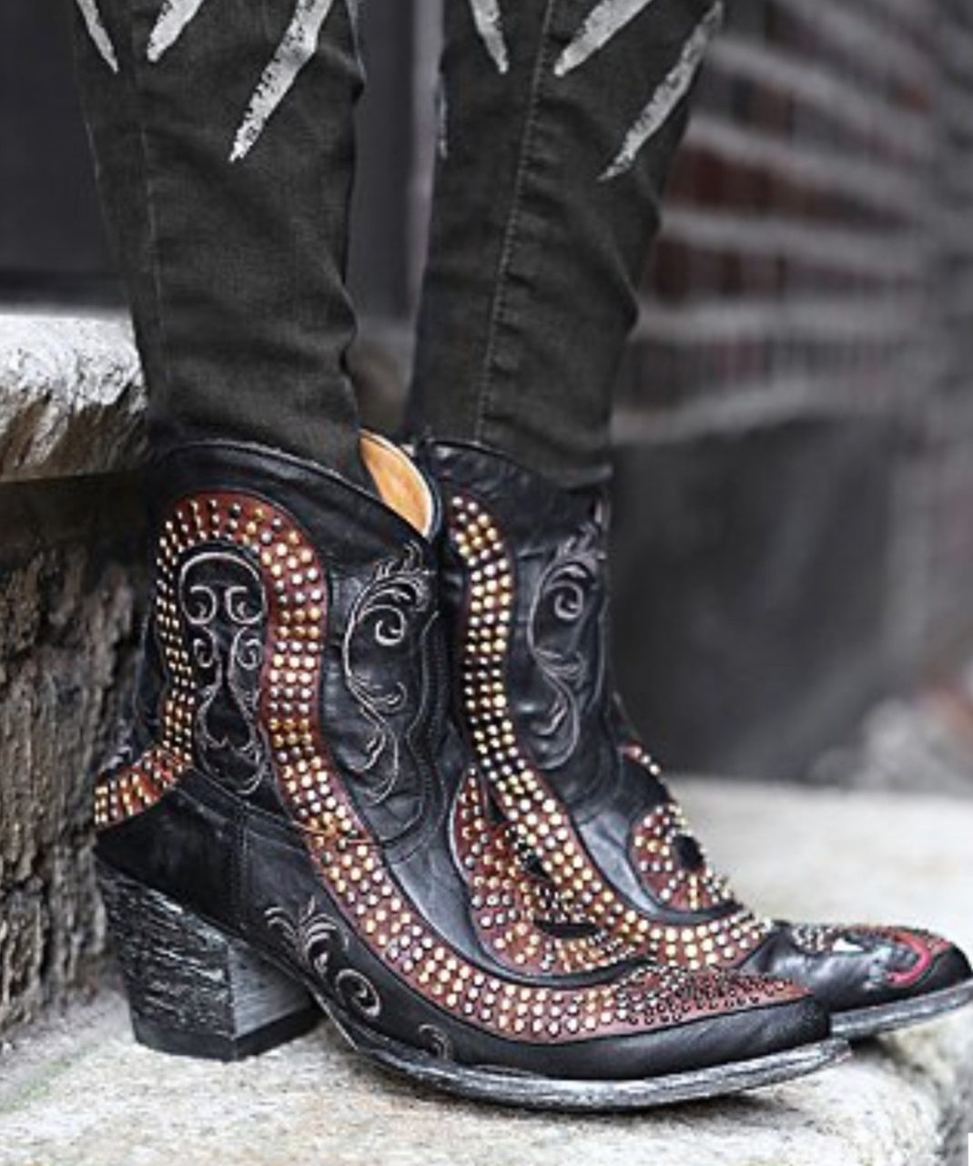 L1177-1 OLD GRINGO SNAKE BLACK GOLD RIVETED LEATHER ANKLE BOOTS