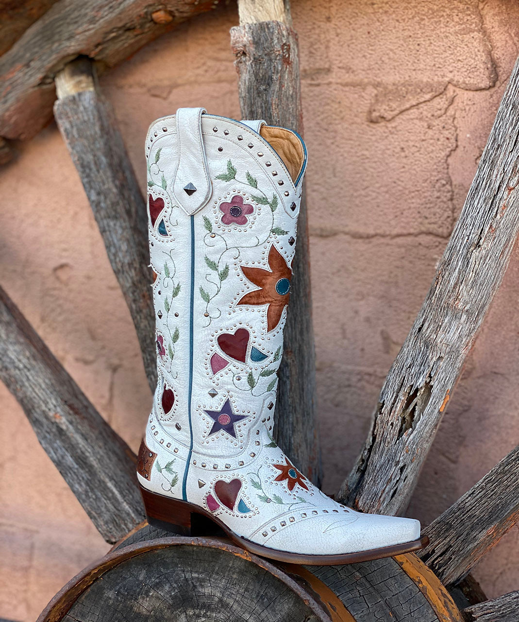 cowgirl boots with white flowers