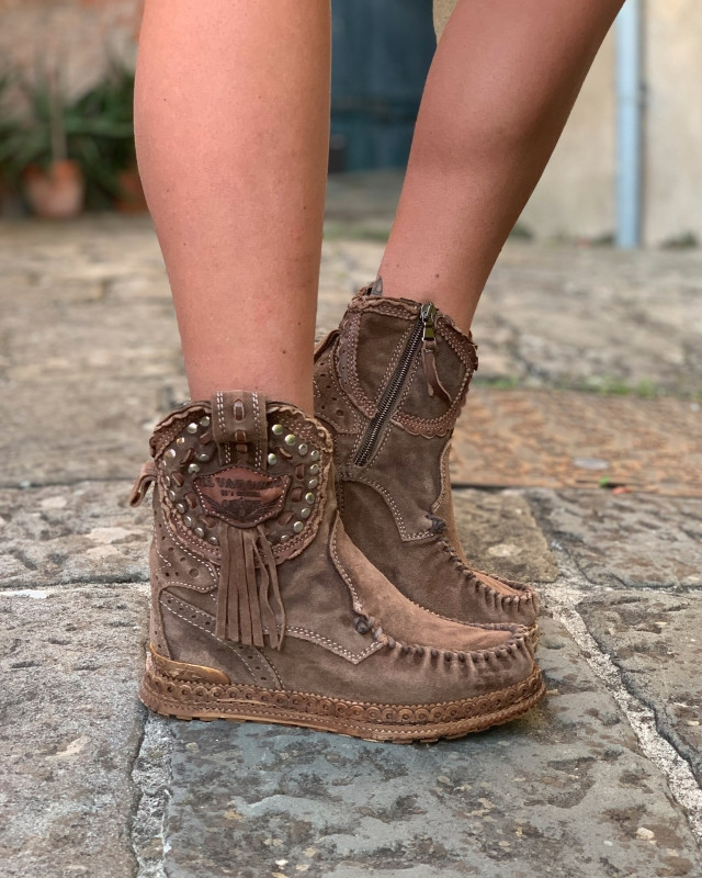 el vaquero roseland moccasin boot