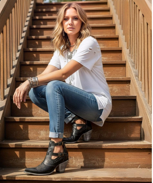 WHAT HAPPENS WHEN YOUR MOST COMFORTABLE PAIR OF OLD GRINGO COWGIRL BOOTS MEET YOUR MOST COMFORTABLE PAIR OF SHOE?  YOU'LL END UP WITH THE OLD GRINGO "JOY"