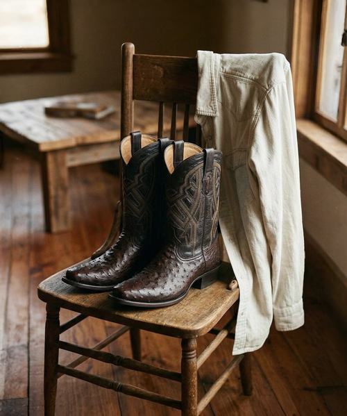 Men's Chocolate Ostrich Inlay Boot
• Fashionable
• Comfortable
• Shaft Embroidery
• Goodyear Welt Construction
• Leather Outsole
• Leather Lining
Leather: Full Quill Ostrich
Toe: Square
Heel: 1 3/4"
Height: 12"