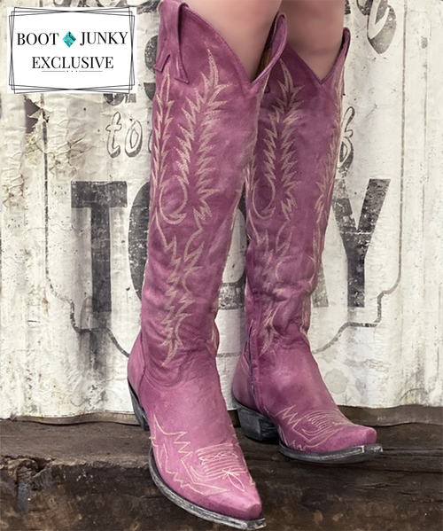  the Old Gringo Mayra Boots are SO on trend. These aren't just cowgirl boots; these are fabulous fashion boots. Handcrafted in Leon, Mexico with gorgeous distressed pink Vesuvio leather and accented with cream embroidery. 