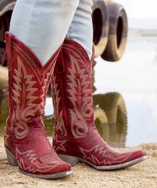 One of our Best Sellers. Red Nevada is the perfect combination of Western Styling and Sassy Attitude. From Denim to Lace this style can be worn with it all. Relaxed fit version featuring a wider circumference shaft.