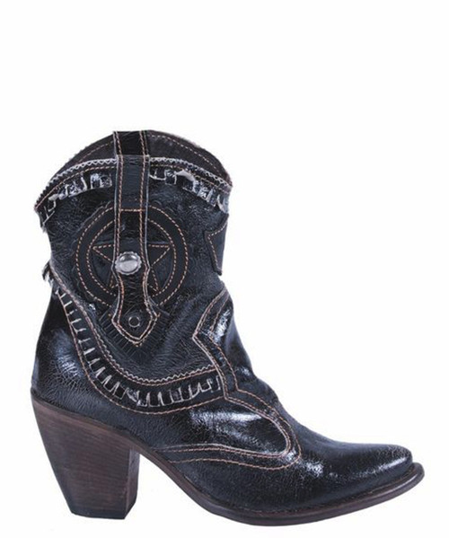 El Vaquero Unique Vintage Leather Ankle Boots 

Leather
Metal eyelets
Stitching & studded details
Rubber sole
Heels height 2 3/4"
Composition: 100% Calf
Made in Italy