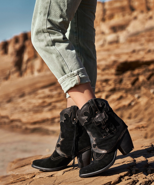 Our Vision moccasin-style boot features a plain over-the-knee bootleg, 2 3/4" hidden wedge, a cool ankle strap and the typical thick handmade stitching on the instep, distinctive feature of El Vaquero brand. Its simplicity gives the Vision boot a timeless elegance. Finished with the renowned Silverstone wash, a milestone of El Vaquero brand, that enhances every shade of leather, showcasing the most intense colors and making each boot unique in its kind.

Hidden wedge 2 3/4"
Vintage Treatment
100% Calf suede
Handmade Stitching
Hand-inserted details
Metal details 100% nickel-free
Rubber sole
Made in Italy