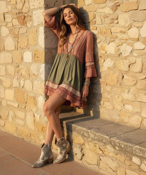 Texan boot
4 cm heel
Vintage Treatment
100% Calf Suede
Leather sole
Non-slip rubber heel cap
Made in Italy