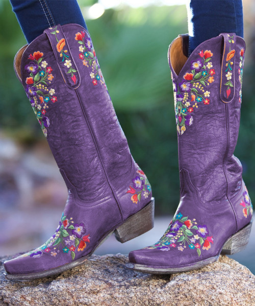  

THE OLD GRINGO SORA COWGIRL 13" BOOTS ARE THE PERFECT BOOT FOR ANY OCCASSION, NO MATTER HOW CASUAL OR FANCY! THE SOFT  LEATHER BACKGROUND IS BEAUTIFULLY ACCENTED WITH INTRICIATE, BRIGHT FLORAL EMBROIDERY THAT POPS JUST ENOUGH TO MAKE A DRAMATIC, YET ROMANTIC STATEMENT.  THE TRADITIONAL FASHION HEEL AND TOE WILL MAKE THESE BOOTS THE MOST COMFORTABLE PAIR IN YOUR CLOSET!!!

THE SORA IN VIOLET IS SIMPLY STUNNING!

Toe: 4Long

Heel: 9964

Shaft Height: 13"