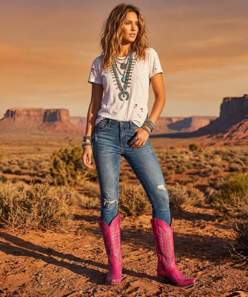 Adding to the ever-popular collection of Nevada boots we offer a soon to be favorite in a hot hot HOT PINK color way which is a Boot Junky exclusive...these boots bond the time-honored art of handmade boots with a contemporary flair for fashion. 