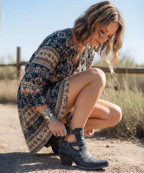 WHAT HAPPENS WHEN YOUR MOST COMFORTABLE PAIR OF OLD GRINGO COWGIRL BOOTS MEET YOUR MOST COMFORTABLE PAIR OF SHOE?  YOU'LL END UP WITH THE OLD GRINGO "JOY"

MADE TO ALL THE STANDARDS YOU'VE COME TO EXPECT FROM OLD GRINGO.  DON'T MISS THIS CHANCE TO OWN YOUR "JOY".

TOE:  SINTINO 4

HEEL: SINTINO

ALL LEATHER

COLOR:  BLUE