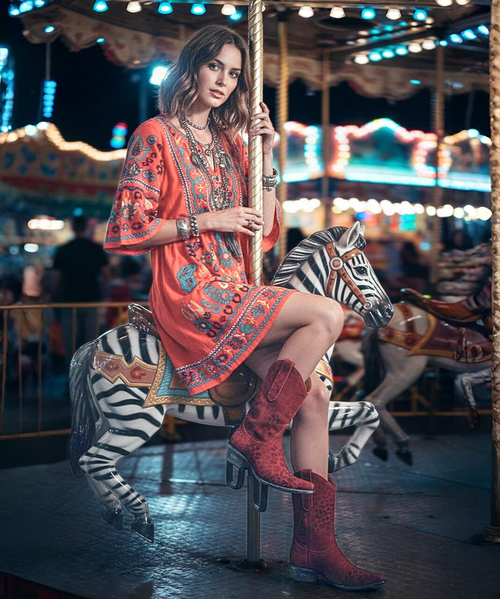 Show off your wild side in these stunning red leopardito print boots .  

These gorgeous exclusive 10" boots have been a best seller and are in high demand.  

Old Gringo's classic lines and leopardito leather will pair well with any wardrobe choice, no matter the occasion.  Every Leopardito Boot is unique because of the random patterns of the leather; therefore, consider yourself strutting around in custom cowgirl boots! You'll be comfortable and so stylish in the Old Gringo Leopardito Cowgirl Boots!

Height: 10"

Toe:  4L (snip)

Heel:  9964 (traditional)