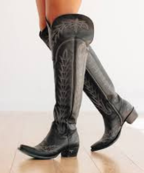 Lexington OTK

Snip Toe 

Walking Heel 

1.75" Heel 

Shaft Height Varied By Size ( size 5: 22.9", Size 8: 24.5", Size 11: 24.8") 

Adjustable Calf Via Functional Corset

14" Calf As Is 

11" Ankle Circumference 

Signature Turquoise Soles 