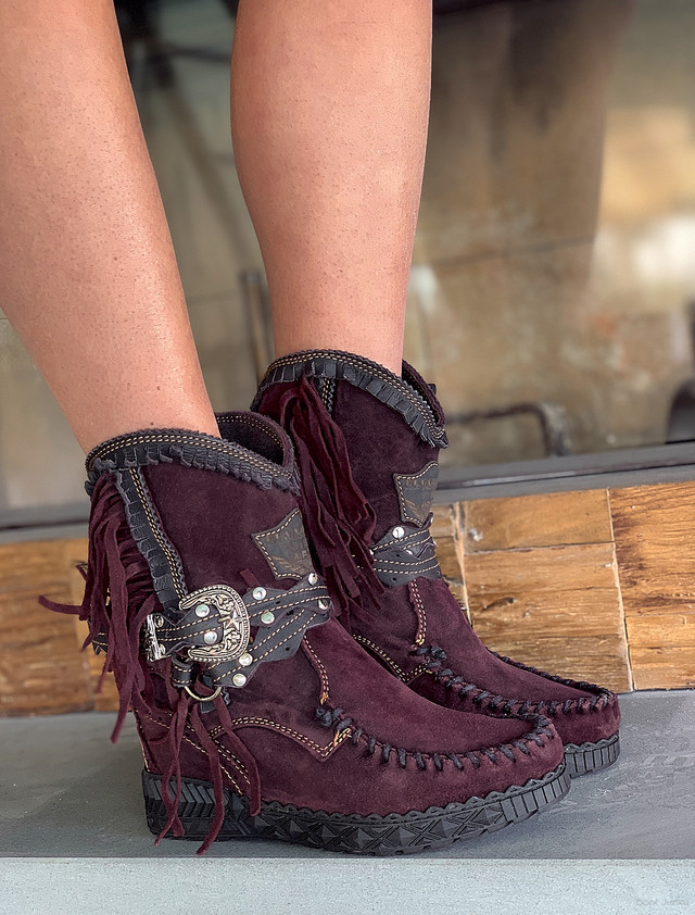 el vaquero roseland moccasin boot