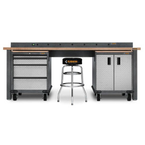 Gladiator® 6' (182.9 cm) Wide 9-Outlet Workbench Powerstrip GAAC68PSDG
