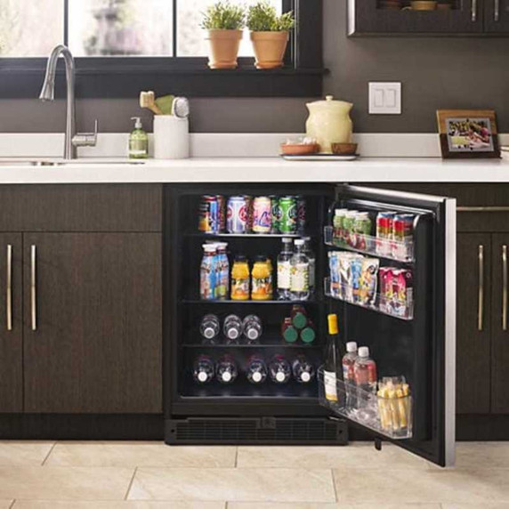Whirlpool® 24-inch Wide Undercounter Refrigerator with Towel Bar Handle - 5.1 cu. ft. WUR35X24HZ