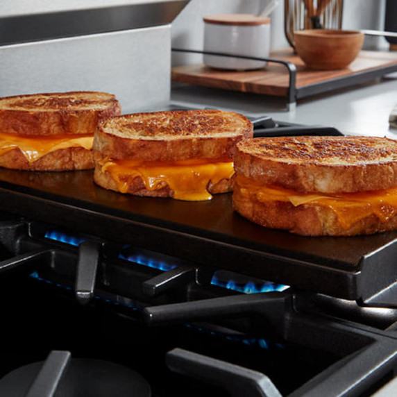 Maytag® 30-Inch Convection Gas Range With No Preheat Air Fry and Air Baking - 5.0 Cu. Ft. MFGS6030RB
