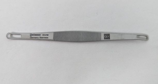 Delasco CE-21M Dextra Schamberg Comedone Extractor 3.75in, Regular, Square Ends