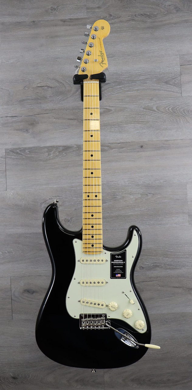 Fender American Professional II Stratocaster with Maple Fretboard Black