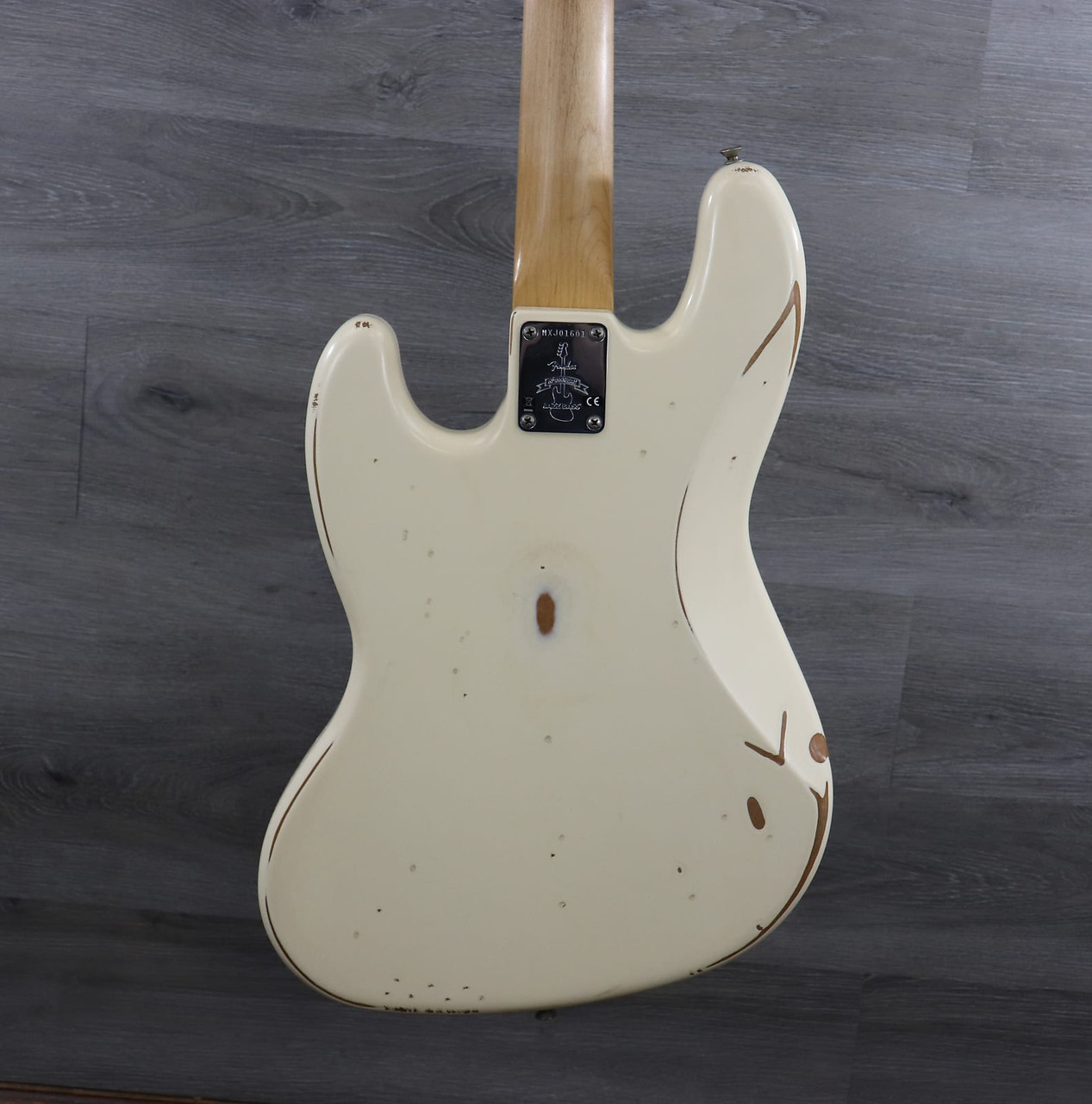 Fender Jazz Bass ホワイト s-l400.jpg