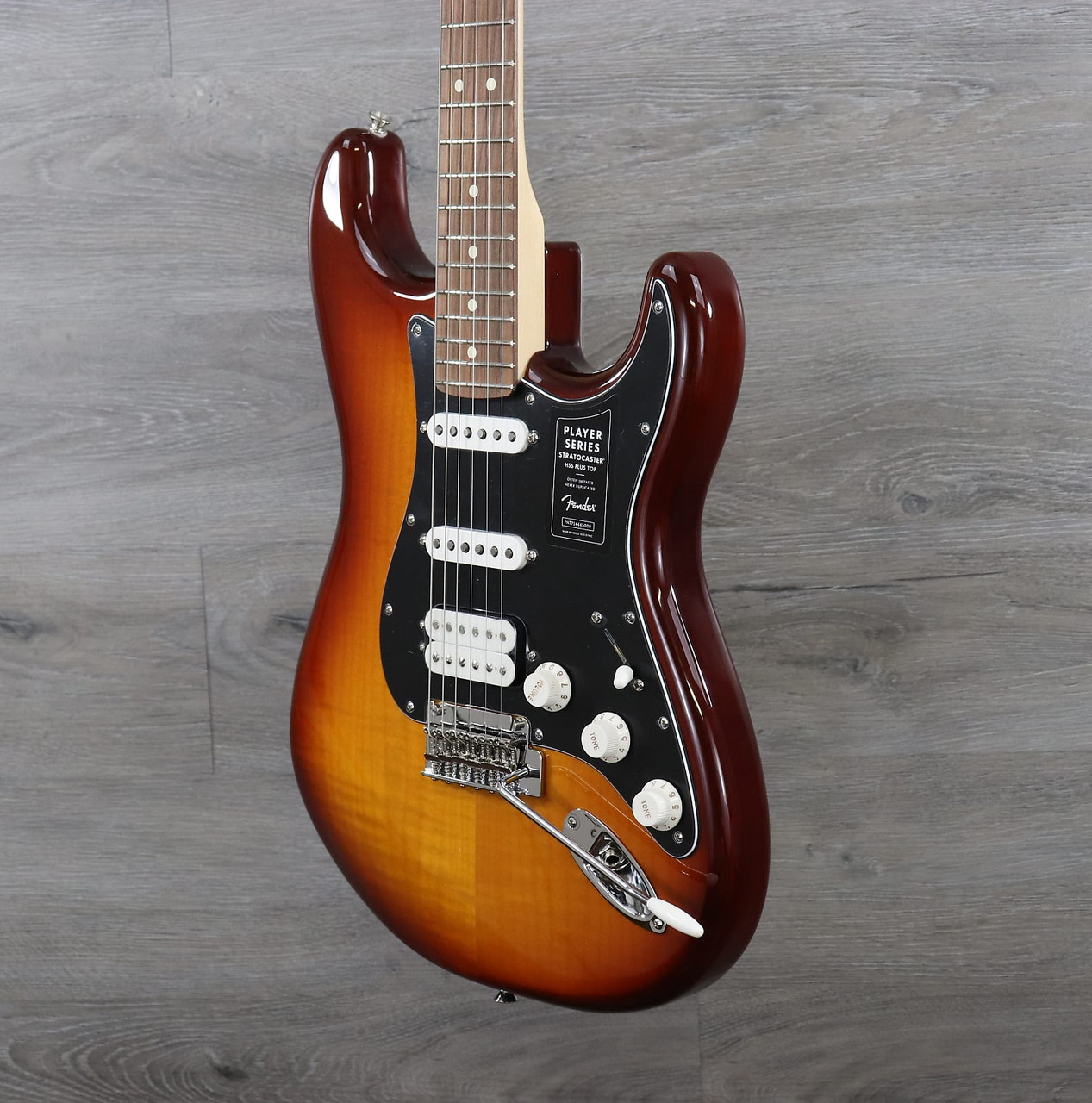 Fender Player Stratocaster HSS Plus Top with Pau Ferro Fretboard