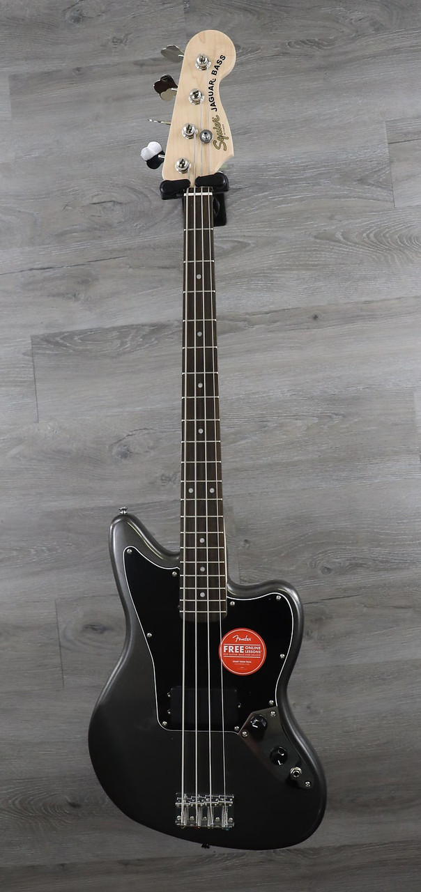 Squier Affinity Series™ Jaguar® Bass H, Laurel Fingerboard, Black